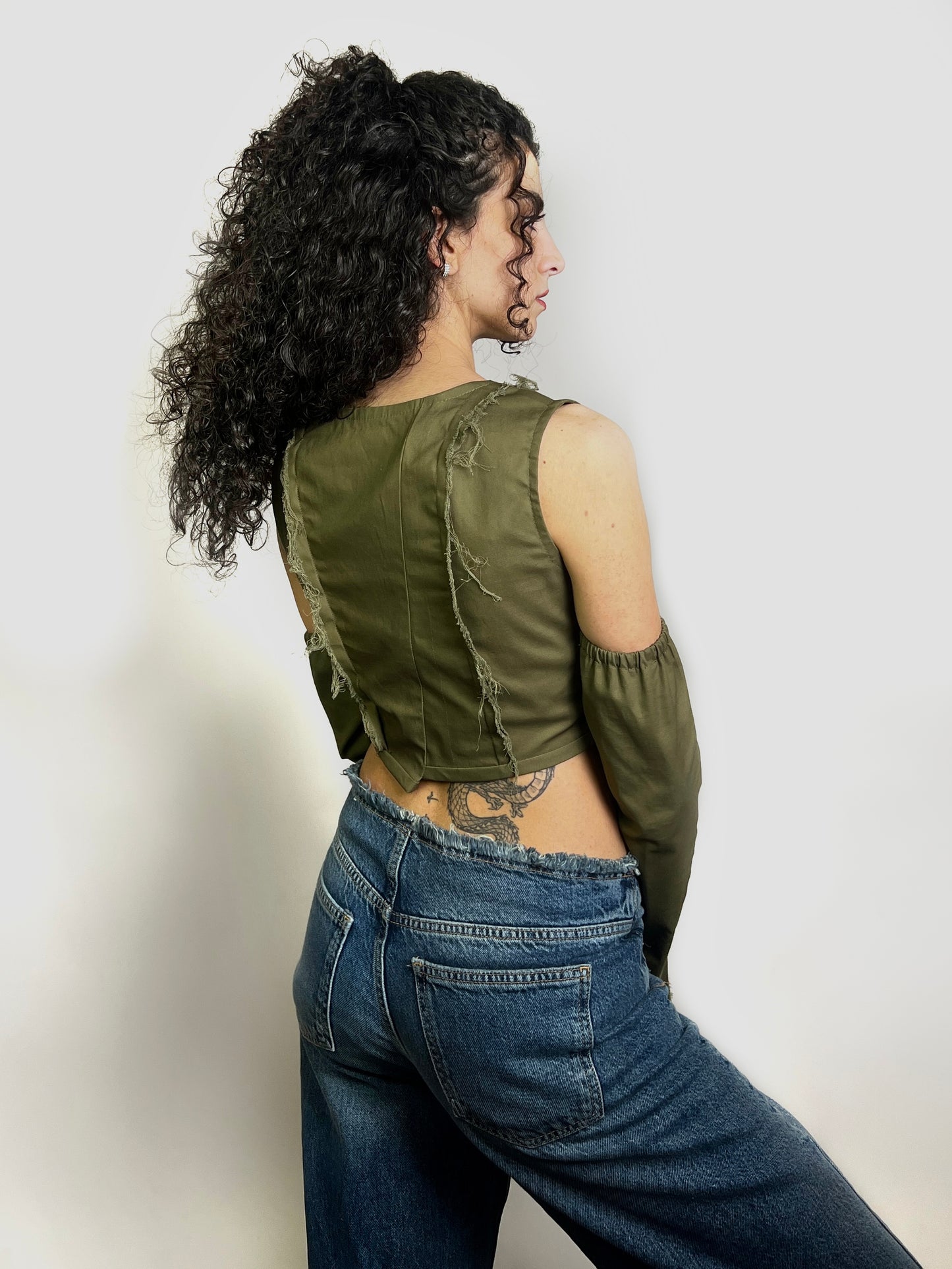 AMETRIA Crop top cut out