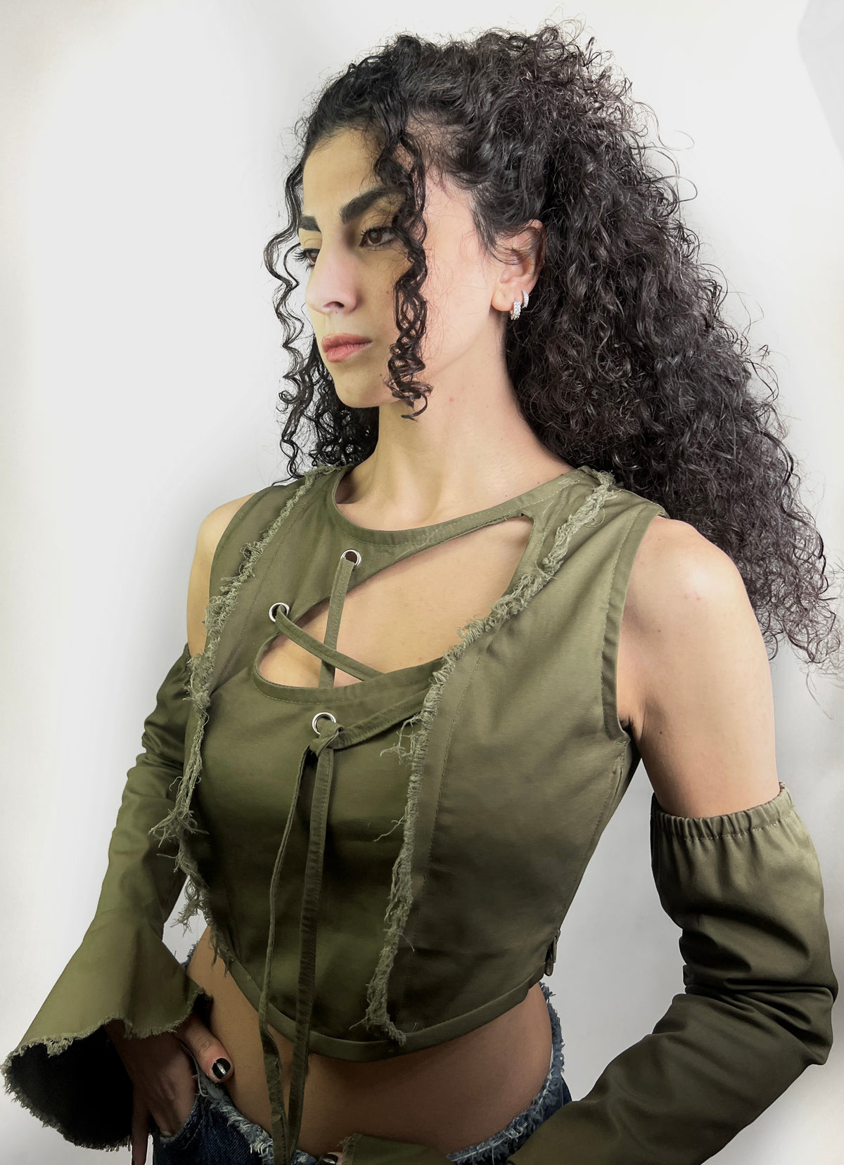 AMETRIA Crop top cut out